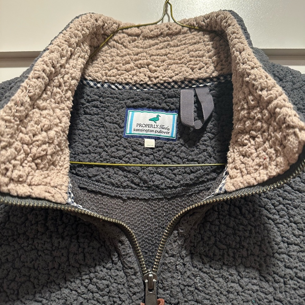Properly tied pullover
